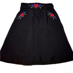 MIDNIGHT FLORAL PIN-UP FLOWER EMBROIDERED MIDI SKIRT